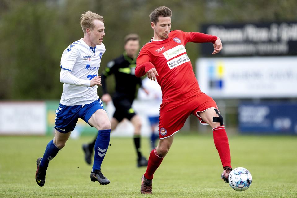 Nørresundby FB og Vejgaard Boldspilklub kæmper i hver sin ende af tabellen. <i>Arkivfoto: Lars Pauli</i>