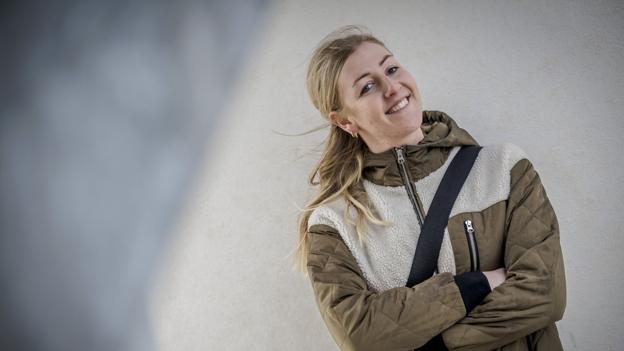 Karoline holdt af byen, imens hun boede der. Men da hun flyttede tilbage til Løkken, blev der plads til andre hobbyer som golf og at ride. Ikke alene kender hun nu dem, hun foretager aktiviteterne sammen med, men det er også billigere end i Aalborg. Foto: Martin Damgård <i>Martin Damgård</i>