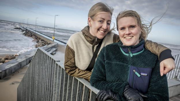 Det var en barndom med fest i Løkken, som pigerne husker. Men også en tid med lokalt sammenhold og ildsjæle, der skulle sikre byens overlevelse. En udvikling der er fortsat med hjælp fra udefrakommende, der ikke i forvejen har relation til byen. Foto: Martin Damgård <i>Martin Damgård</i>