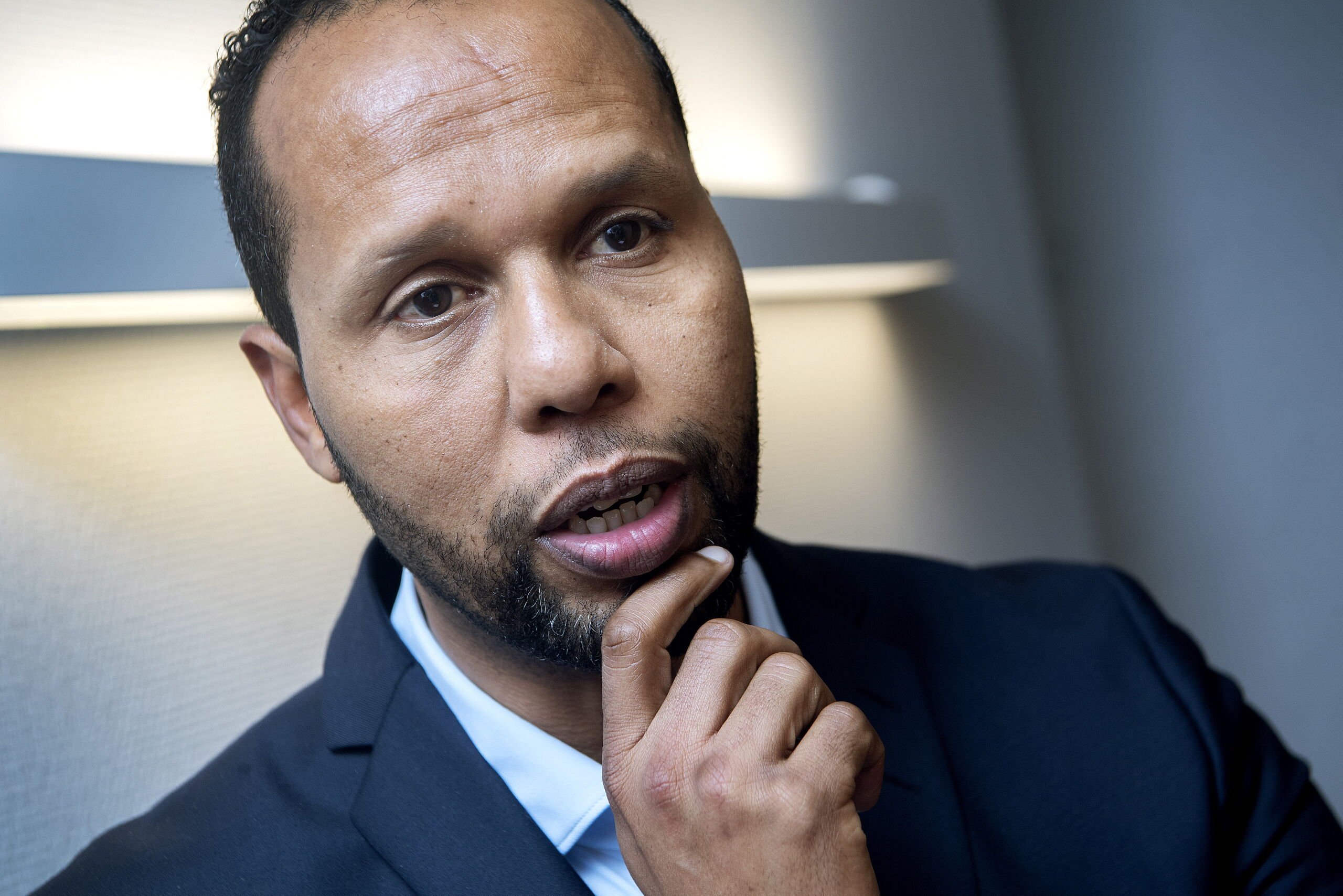 Indkalder til hastemøde efter læk