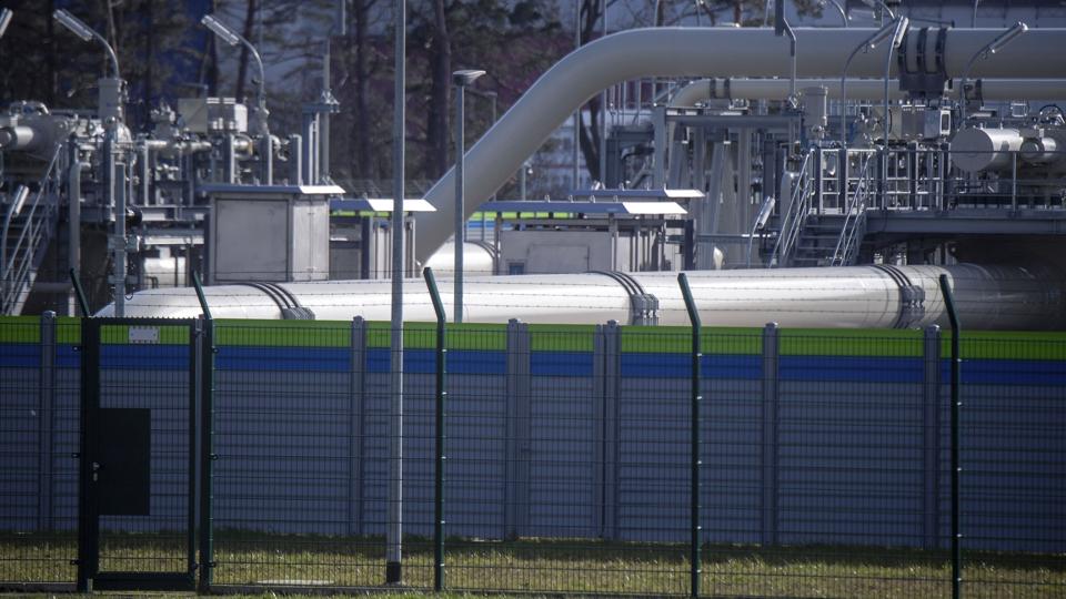 Godkendelsen af rørledningen Nord Stream 2, der efter planen skal transportere gas fra Rusland til Europa, er sat på pause (Arkivfoto). <i>Stefan Sauer/Ritzau Scanpix</i>