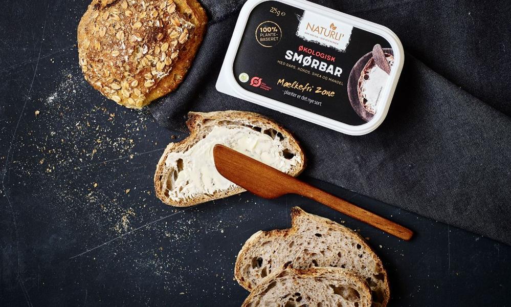 Fødevarevirksomheden Naturli' Foods har måttet trække store mængder Økologisk Smørbar retur, fordi der er risiko for skimmel i produktet. Fødevarevirksomheden Naturli' Foods har måttet trække store mængder Økologisk Smørbar retur, fordi der er risiko for skimmel i produktet.