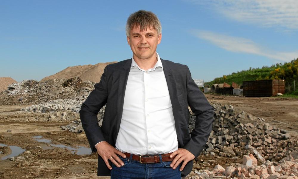 Thomas Kingo Karlsen, formand for Nedrivningssektionen i DI Byggeri, finder sagen stærkt kritisabel. Thomas Kingo Karlsen, formand for Nedrivningssektionen i DI Byggeri, finder sagen stærkt kritisabel.