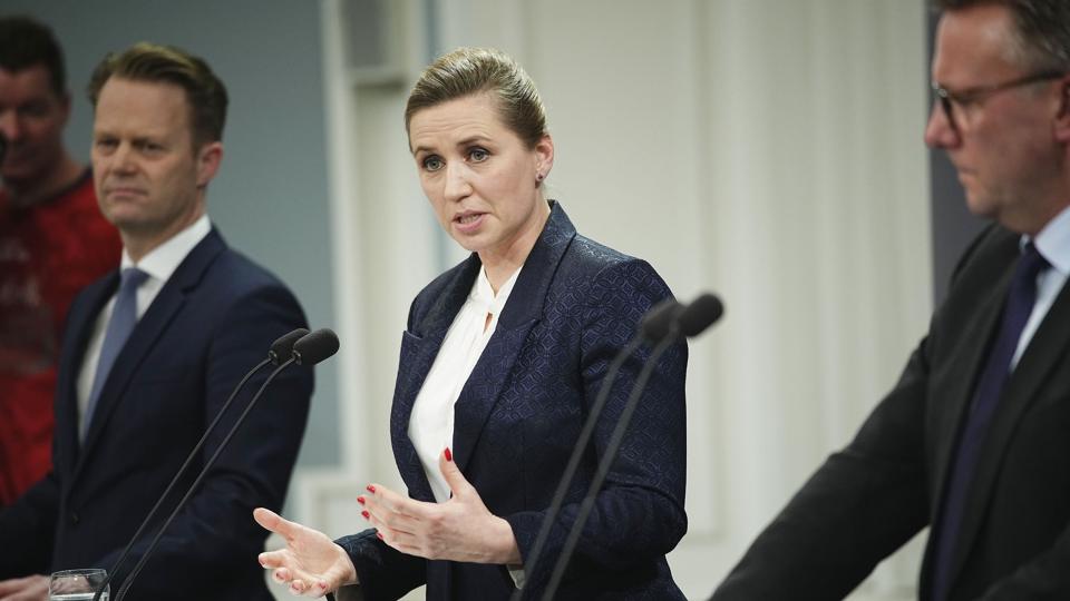- Der kan komme flygtningestrømme ind i Europa, og der vil Danmark også hjælpe, siger statsminister Mette Frederiksen. <i>Martin Sylvest/Ritzau Scanpix</i>