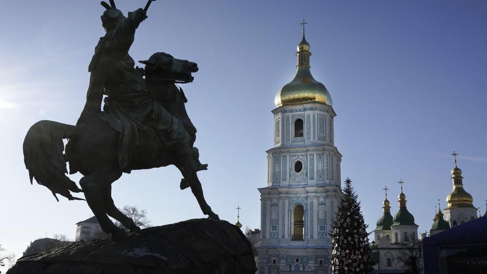 De ukrainske myndigheder venter, at russiske kampvogne vil angribe hovedstaden Kijev på et tidspunkt fredag. Det siger en af rådgiver for Ukraines indenrigsminister, Anton Herasjtjenko til The Guardian. <i>Efrem Lukatsky/Ritzau Scanpix</i>