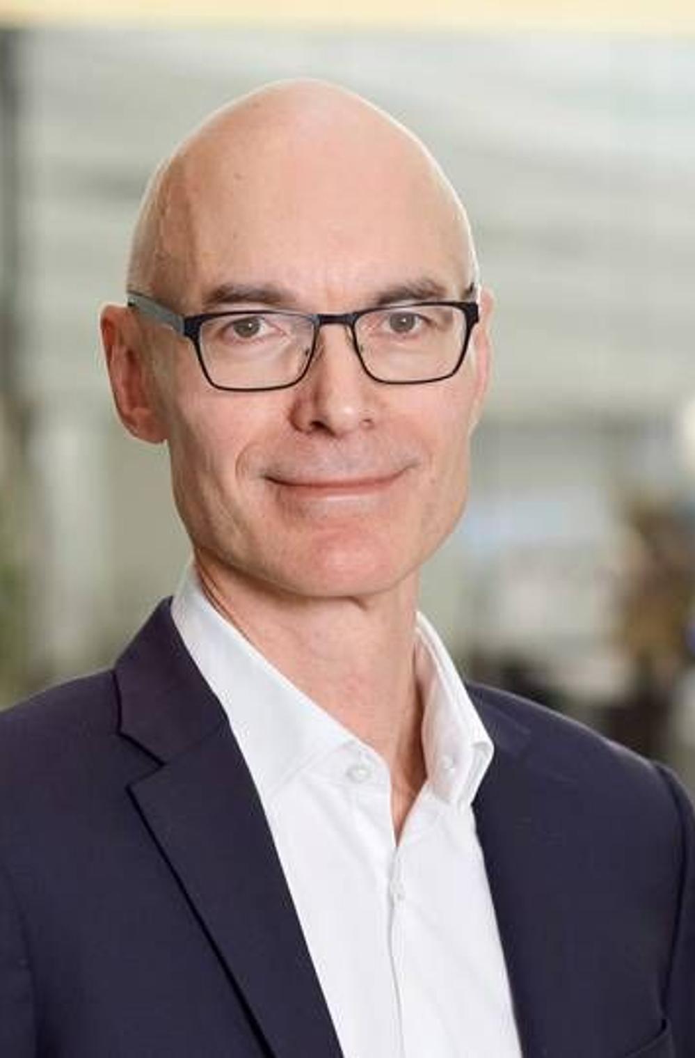 - Det har været en svær baggrund, vi har forhandlet på, siger Lars William Wesch, direktør i ATL – Transportens Arbejdsgivere. - Det har været en svær baggrund, vi har forhandlet på, siger Lars William Wesch, direktør i ATL – Transportens Arbejdsgivere.