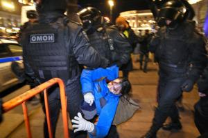 Rusland har anholdt over 3000 for protester mod invasion