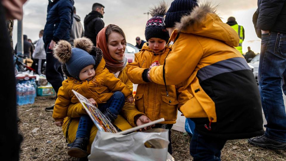 En masse ukrainere søger mod Polen i disse dage efter den russiske invasion af Ukraine. <i>Wojtek Radwanski/Ritzau Scanpix</i>