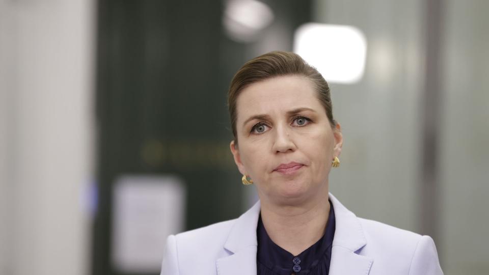 Ifølge Mette Frederiksen er der ikke noget juridisk til hinder for, at personer i Danmark tager til Ukraine og vurderer, hvordan de kan bidrage under konflikten. <i>Nikolai Linares/Ritzau Scanpix</i>