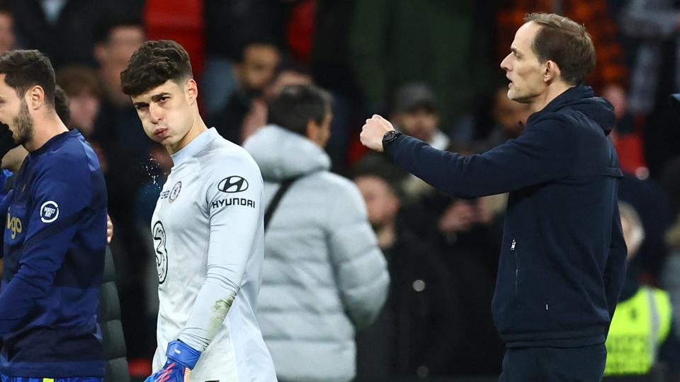 Både Chelsea-keeper Kepa Arrizabalaga og manager Thomas Tuchel var tydeligt skuffet efter nederlaget til Liverpool i Liga Cup-finalen efter straffesparkdrama. <i>David Klein/Reuters</i>