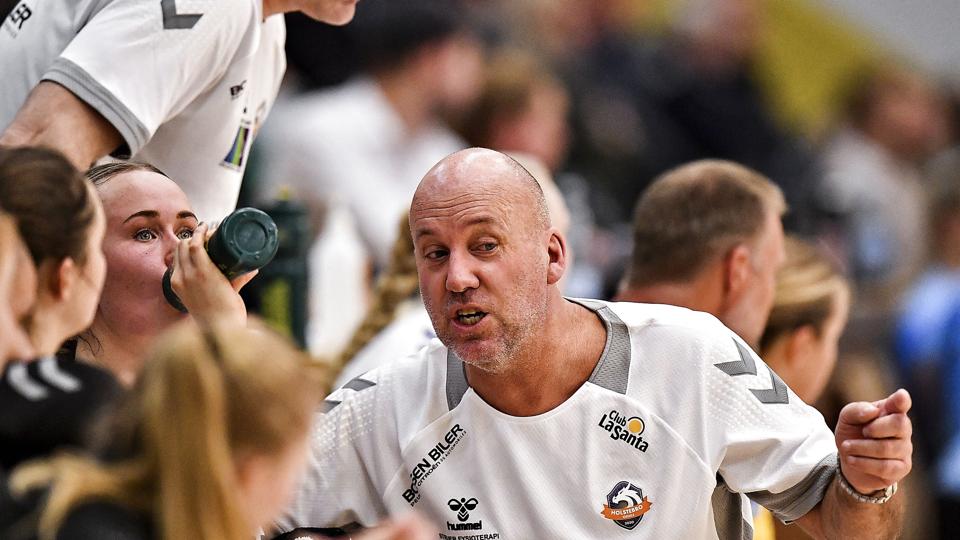 Cheftræner Pether Krautmeyer har ikke kunnet få holdet til at ramme sit topniveau i denne sæson. (Arkivfoto) <i>Ernst Van Norde/Ritzau Scanpix</i>