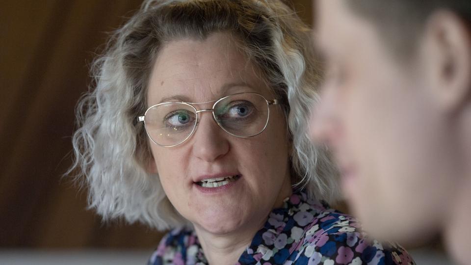 Morten Mørk Christensen sprang i februar ud som selvstændig. Selvom han er uddannet tømrer, drømmer han om at lave mange forskellige små praktiske opgaver for de lokale området, som også ligger udenfor hans primære faglige felt. Foto: Henrik Louis <i>Foto:Henrik Simonsen</i>