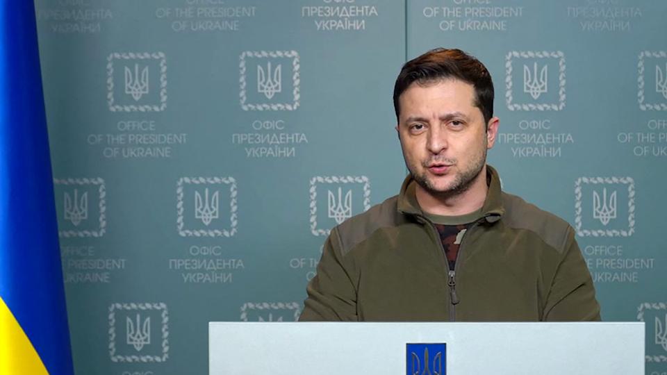 I en tale mandag siger den ukrainske præsident, Volodimir Zelenskij, at Ukraine bør få et EU-medlemskab hurtigst muligt. <i>-/Ritzau Scanpix</i>