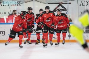 Fem hurtige sejre sender Aalborg Pirates til tops i dansk ishockey