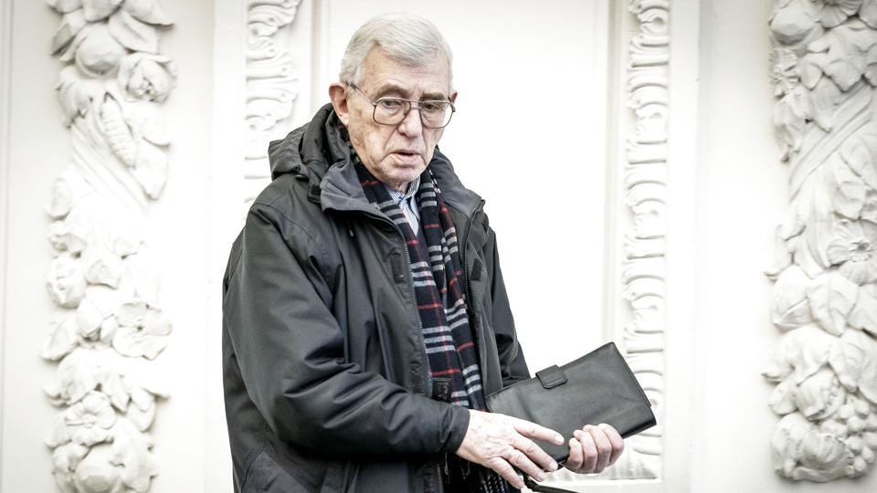 Søren Krarup, der her ses på Folketingets tilhørspladser, under den sidste behandling af beslutningen om en rigsretstiltatle mod tidligere udlændinge- og integrationsminister Inger Støjberg (V), har forladt Dansk Folkeparti. (Arkivfoto) <i>Mads Claus Rasmussen/Ritzau Scanpix</i>