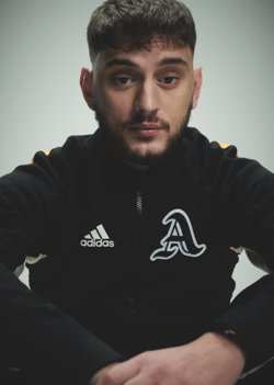 Artigeardit er især kendt for sit dybe tekstunivers. PR-foto: Nibe Festival