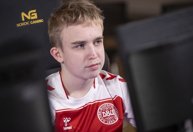Den danske FIFA spiller Anders Vejrgang har i årevis konkurreret mod verdens bedste spillere, men først nu kan han officielt kæmpe for sit store mål: At blive verdensmester. Foto: fodboldbilleder.dk <i>©Anders Kjærbye</i>
