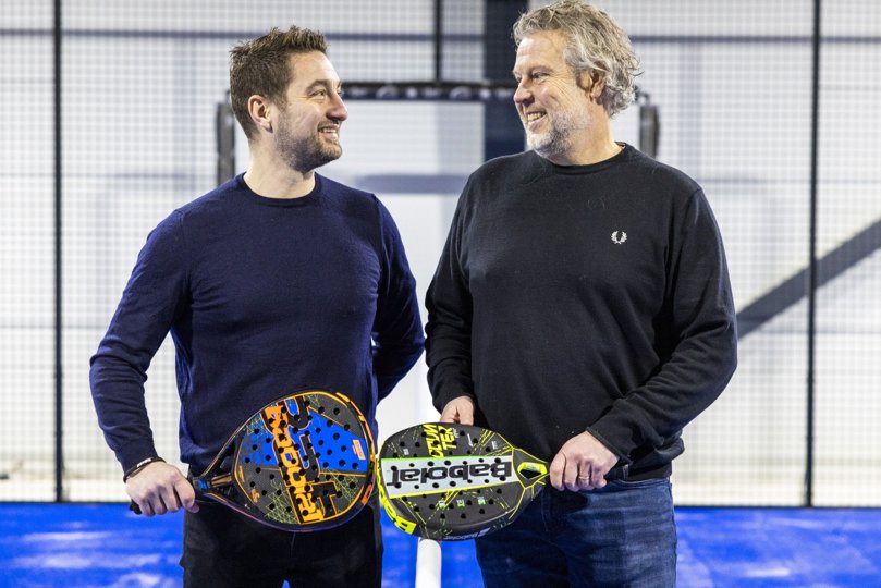 Allan Koldbro Nielsen fra Skagen og Henrik Geisler fra Frederikshavn spiller begge padeltennis og håber mange vil få fornøjelse af det helt nye samlingssted Skagen Padelcenter. Foto: Henrik Bo <i>Foto: Henrik Bo</i>