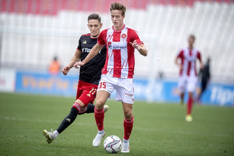 Marcus Hannesbo har haft det svært i AaB efter en ellers forrygende start. Nu skal han måske lejes ud i jagten på spilletid. Arkivfoto: Lars Pauli <i>Foto: Lars Pauli</i>