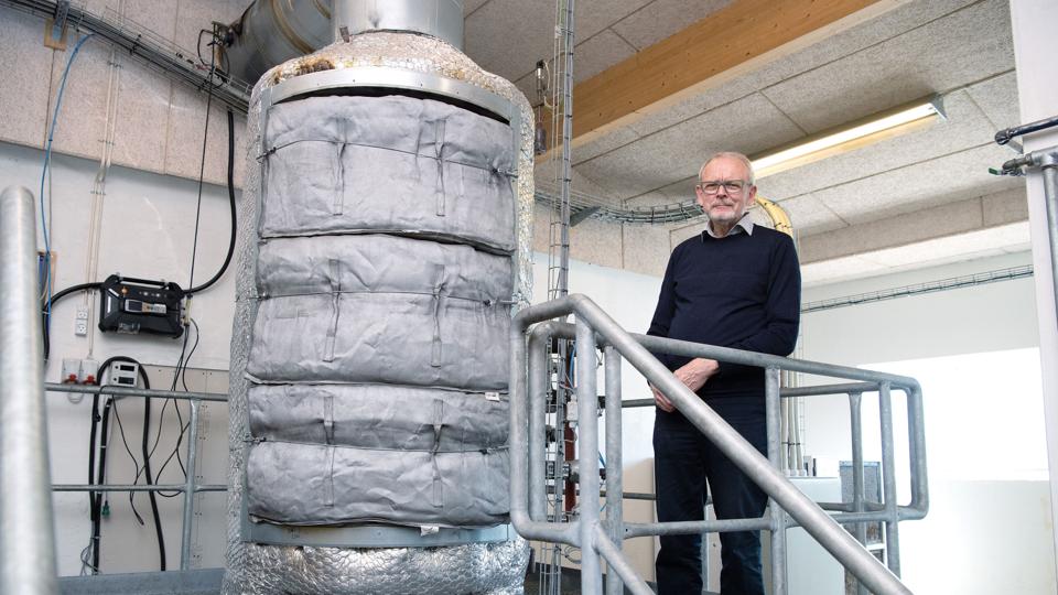 Ole Fanøe har arbejdet i syv år på at udvikle teknologi, der kan fjerne det meste NOx fra store skibsmotorer. Teknologien er netop meldt klar til markedet.