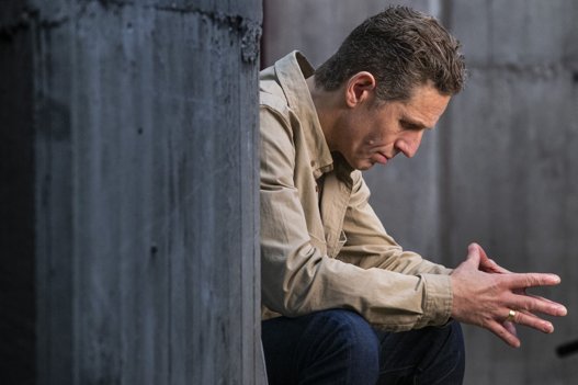 - Jeg elsker slapstick komedie og stunts, og de virkemidler giver os mulighed for at opleve kvinden på en helt ny måde. Det er befriende, og det er det, BLOOM skal være – befriende, siger Kristján Ingimarsson. Foto: Martel Andersen <i>Foto: Martél Andersen</i>