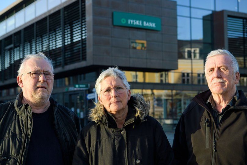 Arne Mikkelsen, Dorthe Kristensen og Jørgen Mikkelsen har fortalt, hvordan en konto med 31.000 kroner er forsvundet. Foro: Bo Lehm <i>Bo Lehm</i>