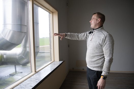 Her skal der være brudesuite - og den gamle ventilation udenfor vinduet skal fjernes. <i>Foto: Henrik Bo</i>