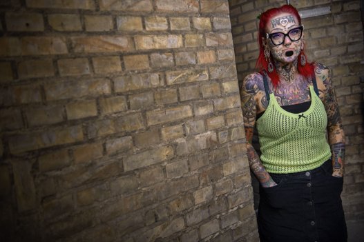 Det har undervejs skabt en ambivalent følelse, når folk kiggede efter Sarah, men i dag har hun affundet sig med situationen. Foto: Lars Pauli <i>Foto: Lars Pauli</i>