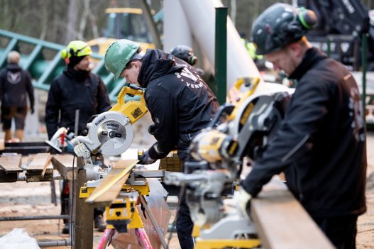 Der er gang i save og tommestok. Foto: Henrik Bo