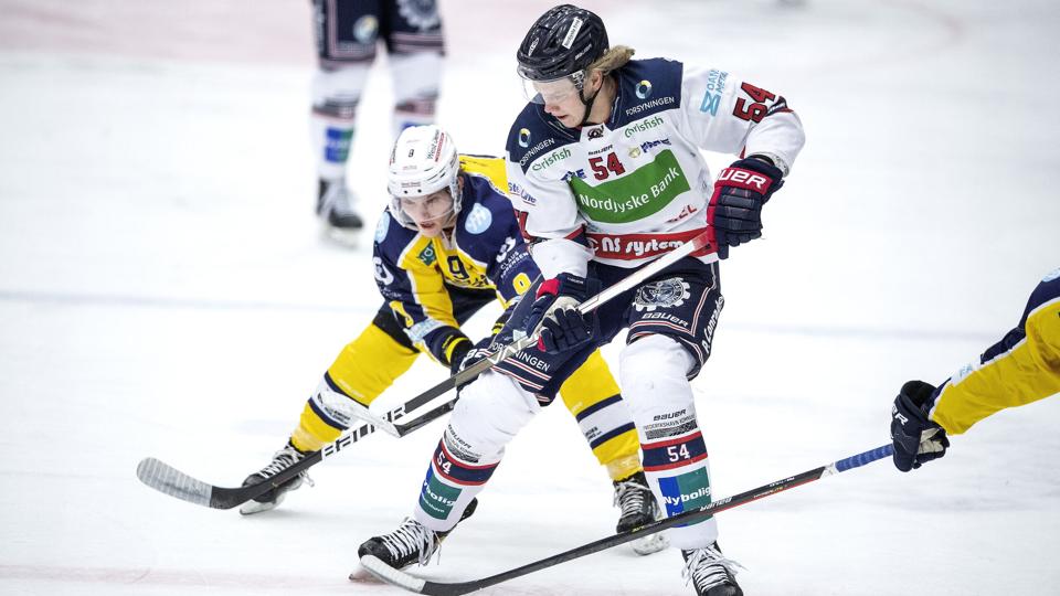 Emeli Räsänen var alt andet end populær i Esbjerg under søndagens kamp. Arkivfoto: Torben Hansen