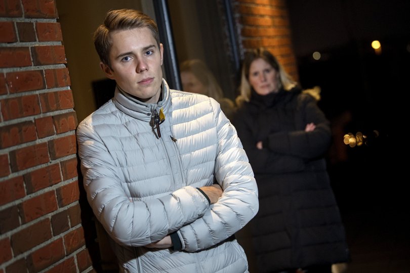 Tobias Lund og hans mor Anne-Dorte Lund finder behandlingen af deres bedstefar og far stærkt kritisabel. Foto: Lars Pauli <i>Foto: Lars Pauli</i>