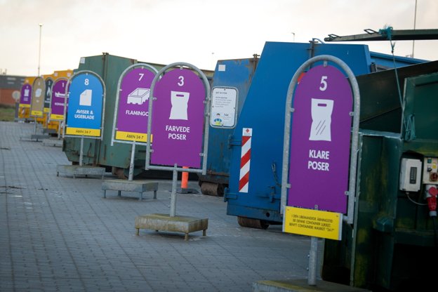 Tydelig skiltning og overskuelig og sikker trafik præger Hurups nye genbrugsplads, der har kostet 22 millioner kroner at anlægge. Foto: Bo Lehm