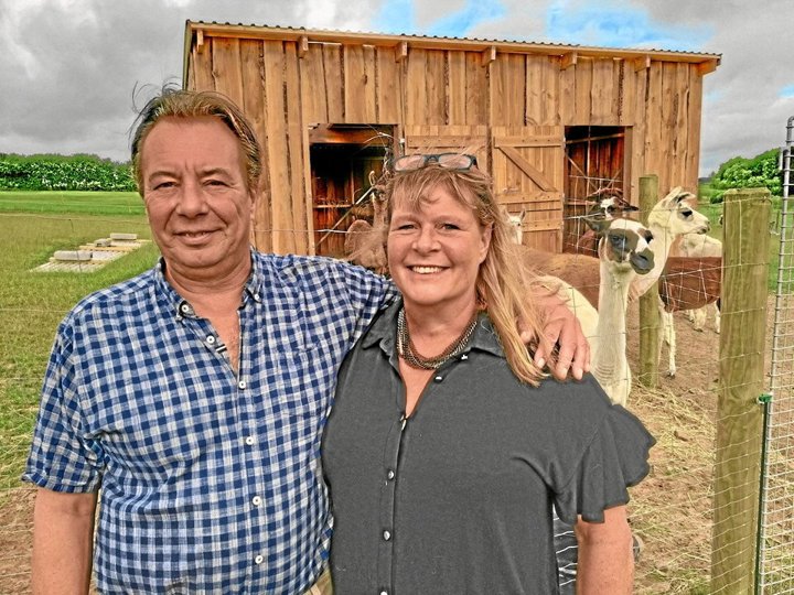 Lars Jungersen og Christina Bak forsøger at realisere deres drøm om en dyrepark. Arkivfoto: Peder Pedersen