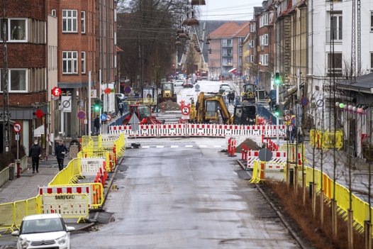 Kastetvej er allerede blevet spærret i krydset ved Dannebrogsgade. Foto Lars Pauli <i>Foto: Lars Pauli</i>