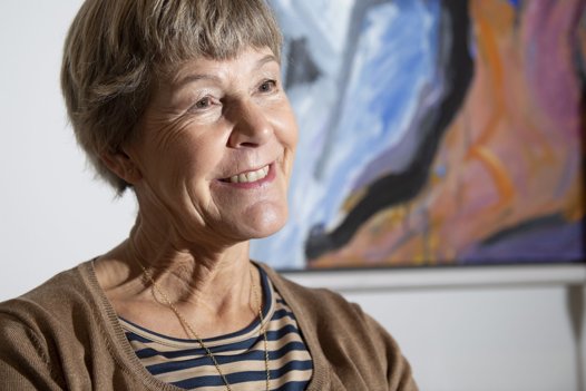 - Det er den forpligtelse, du har overfor dine børn og familie, der kan give dig second thoughts, siger Lone Træholt, som dog ikke kan huske, at hun nogensinde har sagt nej til en opgave. Til gengæld har hun også selv været med til at præge sin karriere med sine egne ønsker og skiftet job hvert tredje eller fjerde år. Foto: Bente Poder <i>Foto: Bente Poder</i>