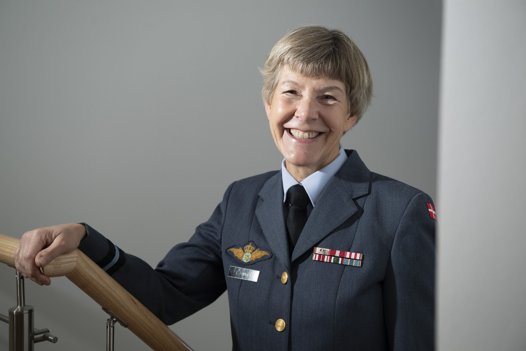 Selvom Lone Træholt er Danmarks første kvindelige oberst og general, har hun aldrig tænkt, at hun er noget særligt - for mange mænd kan kalde sig præcist det samme. Foto: Bente Poder <i>Foto: Bente Poder</i>
