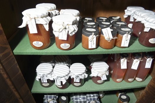 Hjemmelavet marmelade er en populær vare. Foto: Bente Poder