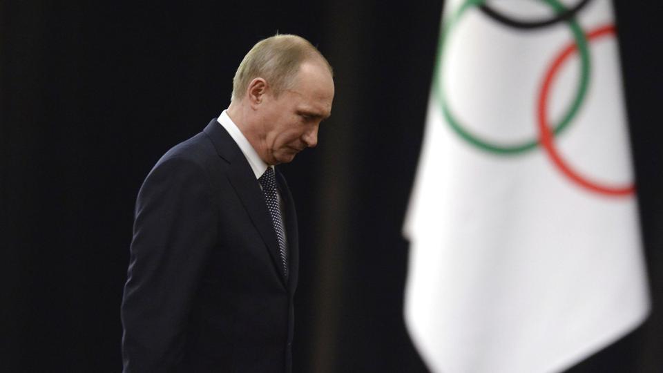 Vladimir Putin har fået et ordentligt rap over nallerne af Den Internationale Olympiske Komité (IOC), der har frataget den russiske præsident en fornem olympisk orden som følge af krigen i Ukraine. (Arkivfoto) <i>Alexander Nemenov/Ritzau Scanpix</i>
