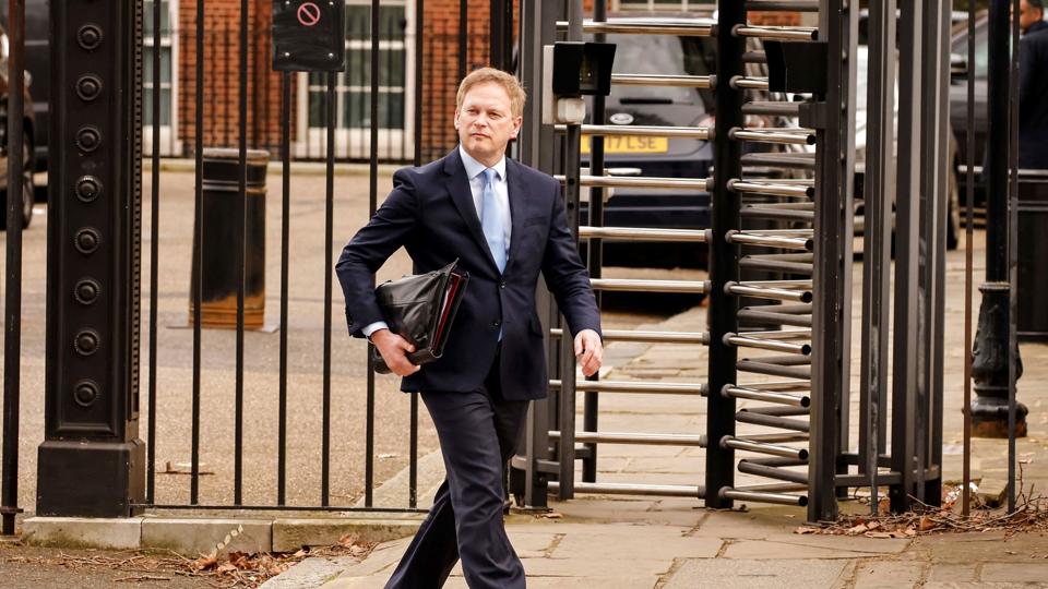 Storbritanniens transportminister Grant Shapps har mandag meddelt de britiske havne, at russiske skibe skal udelukkes. <i>Tolga Akmen/Ritzau Scanpix</i>