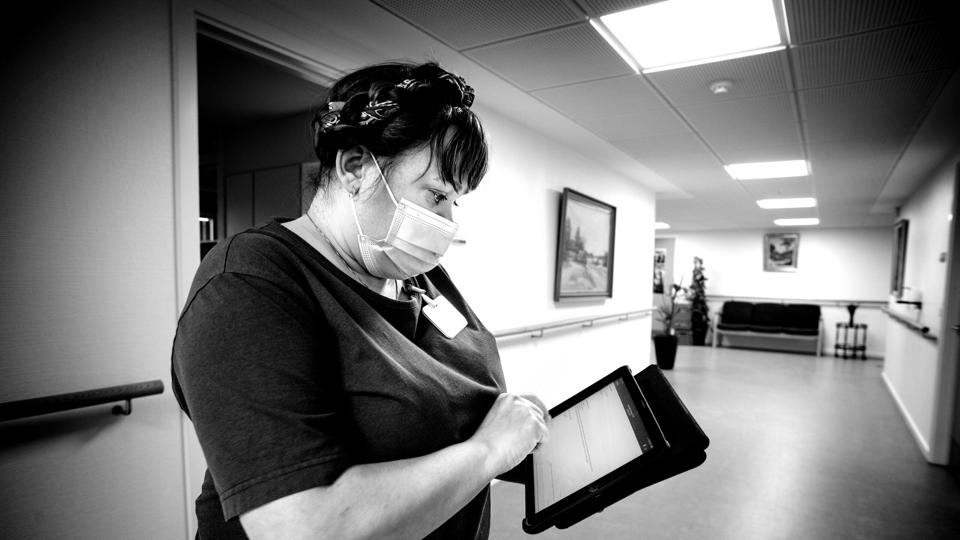 Der er mange ting at vinge af - især i forhold til medicin, forklarer Trine Adamsen. Foto: Torben Hansen <i>Foto: Torben Hansen</i>