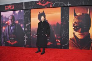 Anmeldere roser Robert Pattinson for at være vred Batman