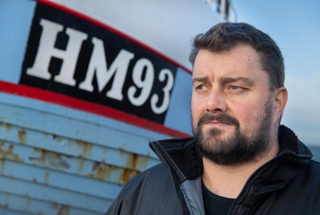 39-årige Jonny "Gniske" Olsen, kendt fra Gutterne på Kutterne, trak sig fra fiskeriet for et år siden på grund af problemer med hjertet. Nu er han gået konkurs.