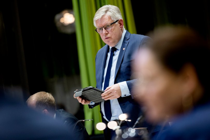 Borgmester Søren Smalbro (V) mener ikke, at der skal ydes kommunal støtte til et stort filmprojekt i Hirtshals  <i>Foto: Henrik Bo</i>