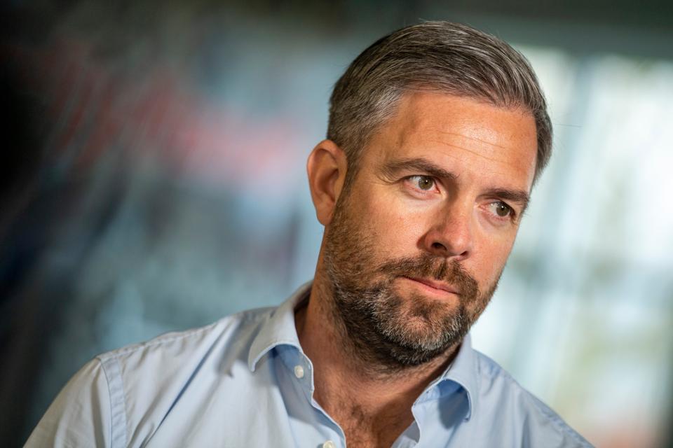 Inge André Olsen måtte geare ned, da han i løbet af foråret blev ramt af en stadigt tiltagende svimmelhed. <i>Arkivfoto: Martél Andersen</i>