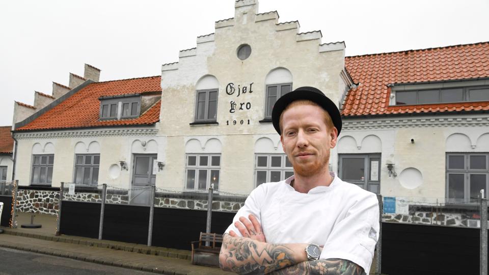 Peter Kjeldgaard er snart tidligere forpagter af Gjøl Kro. Han afvikler alle selskaber og forlader kroen omkring 1. juni. Ingen ny forpagter er offentliggjort. <i>Foto: Henrik Louis</i>