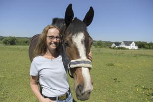 Lena er hestehvisker: Hun redder angste heste fra slagteren