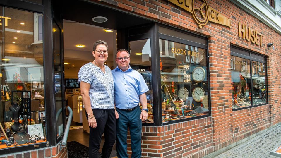 Karin og Michael Hansen har måttet sende personalet hjem, og de selv og deres børn blev torsdag testet for covid-19.Arkivfoto