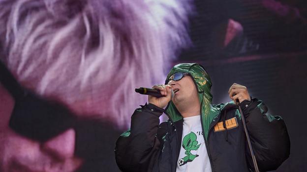 Phlake er en af de mange kunstnere, der har valgt at afprøve konceptet med en drive-in koncert, og 5. juni spillede de i Aalborg Lufthavn <i>Foto: Henrik Bo</i>