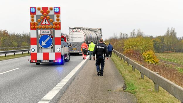Motorvej E45 var delvist spærret efter uheldet. Foto: Jan Pedersen