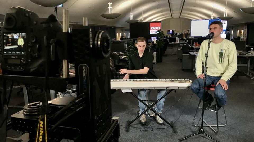 NORDJYSKE gør klar til livemusik me Julias Moon. Foto: Torben Hansen
